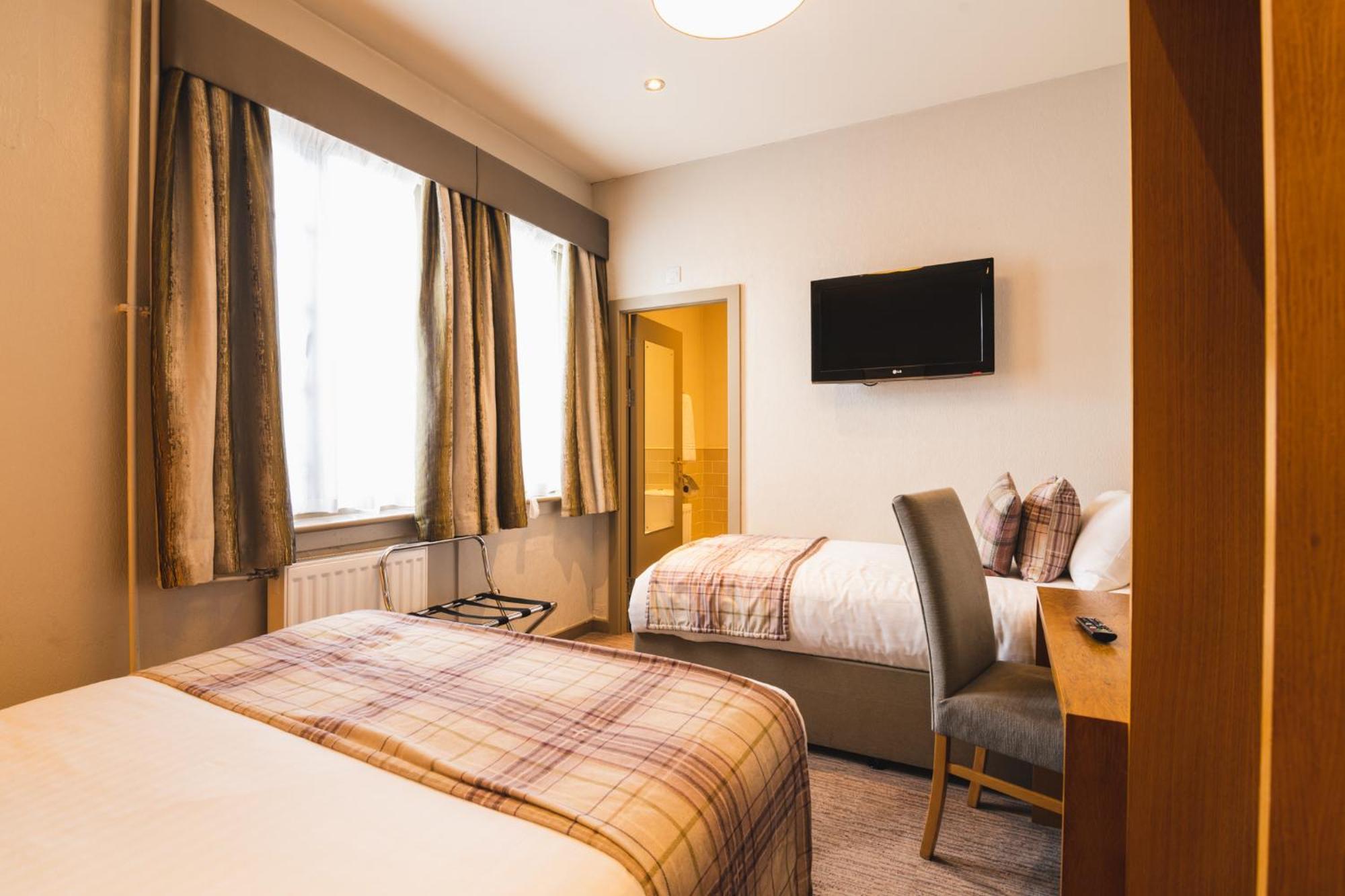 The Abbey Inn Пейсли Экстерьер фото