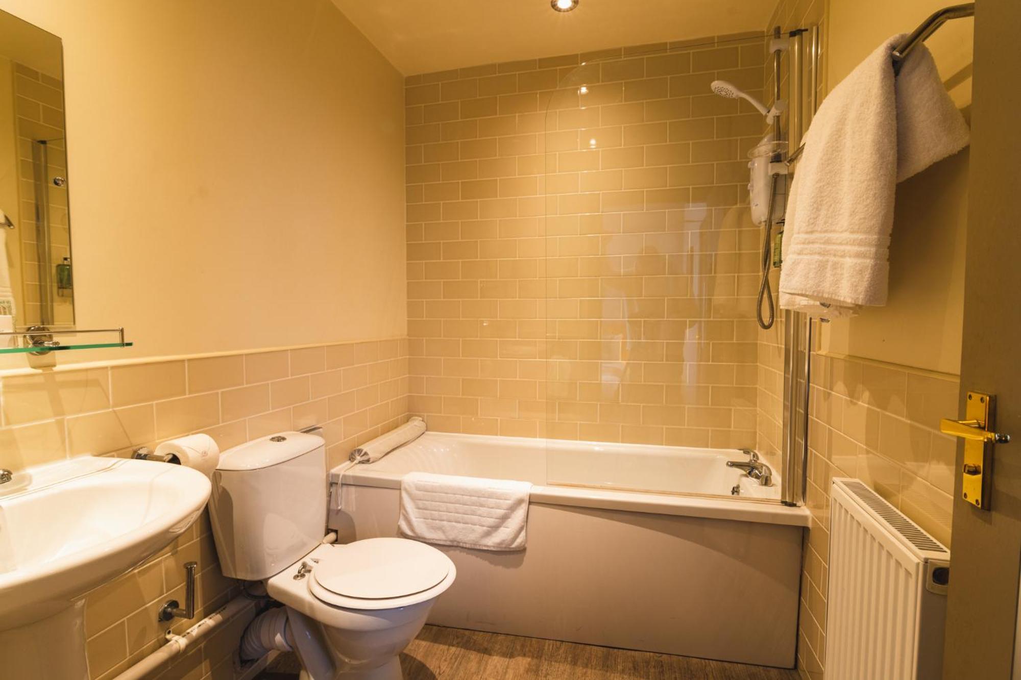 The Abbey Inn Пейсли Экстерьер фото