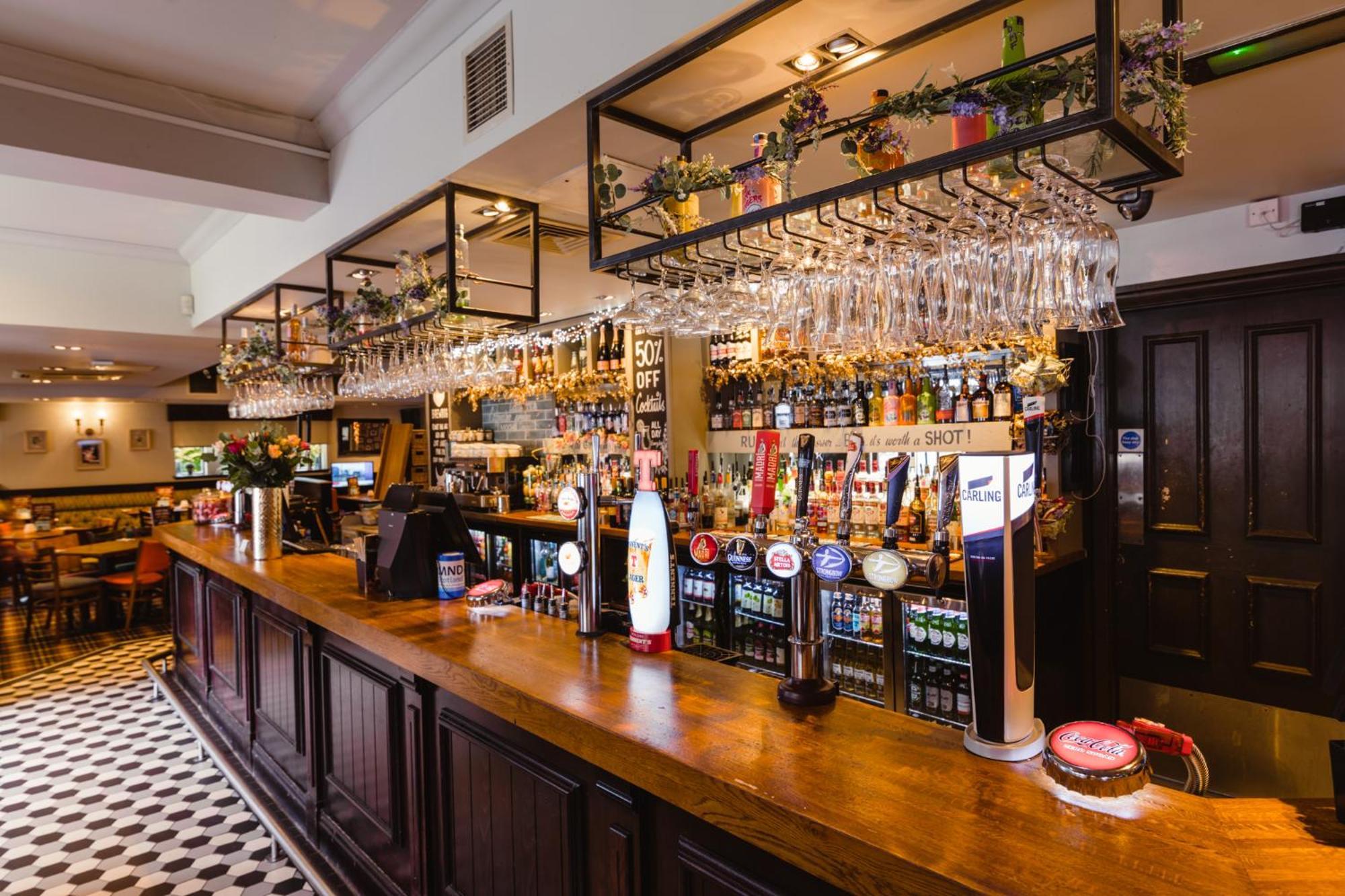 The Abbey Inn Пейсли Экстерьер фото