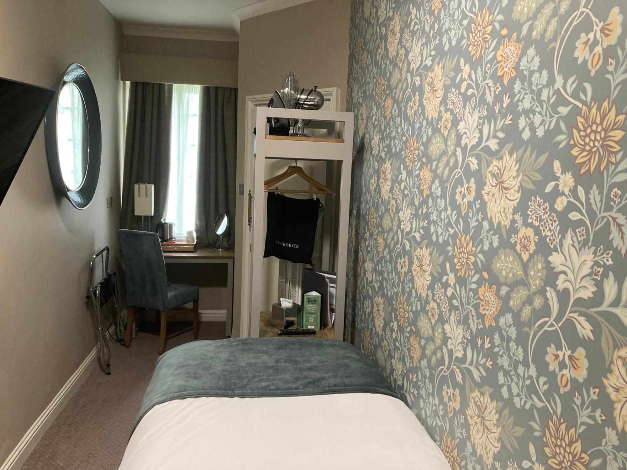 The Abbey Inn Пейсли Экстерьер фото